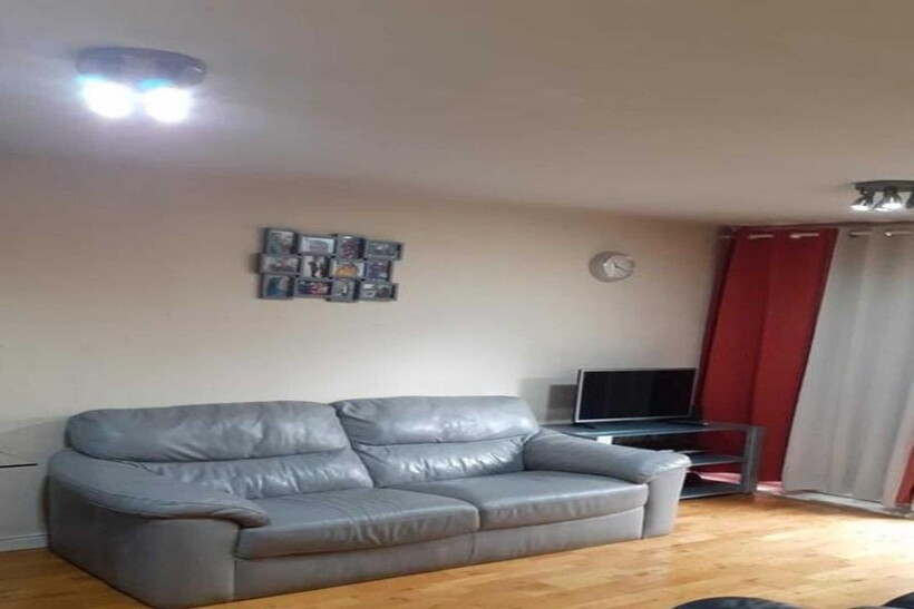 Berberis House, Feltham TW13 2 bed flat to rent - £1,850 pcm (£427 pw)