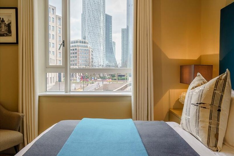 Westferry Circus, London E14 2 bed flat to rent - £4,030 pcm (£930 pw)