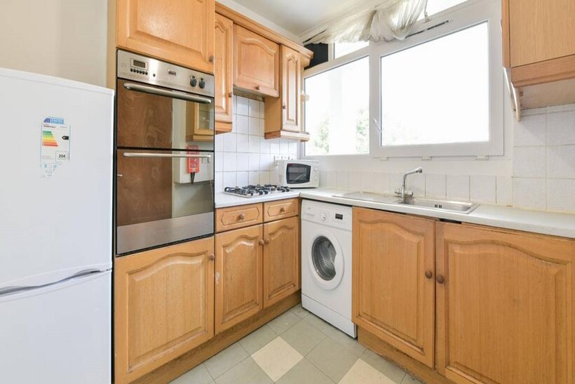 Treby Street, London E3 1 bed in a flat share to rent - £675 pcm (£156 pw)