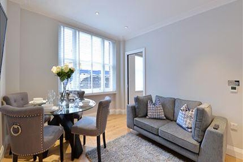 Hill Street, London W1J 1 bed flat to rent - £3,120 pcm (£720 pw)