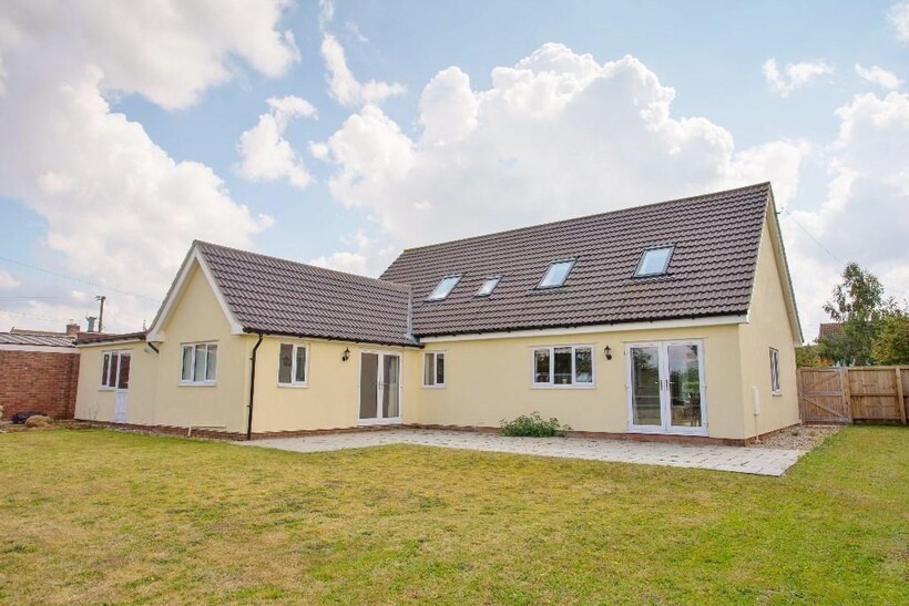 Coney Weston Road, Sapiston IP31 5 bed detached house to rent - £1,900 pcm (£438 pw)