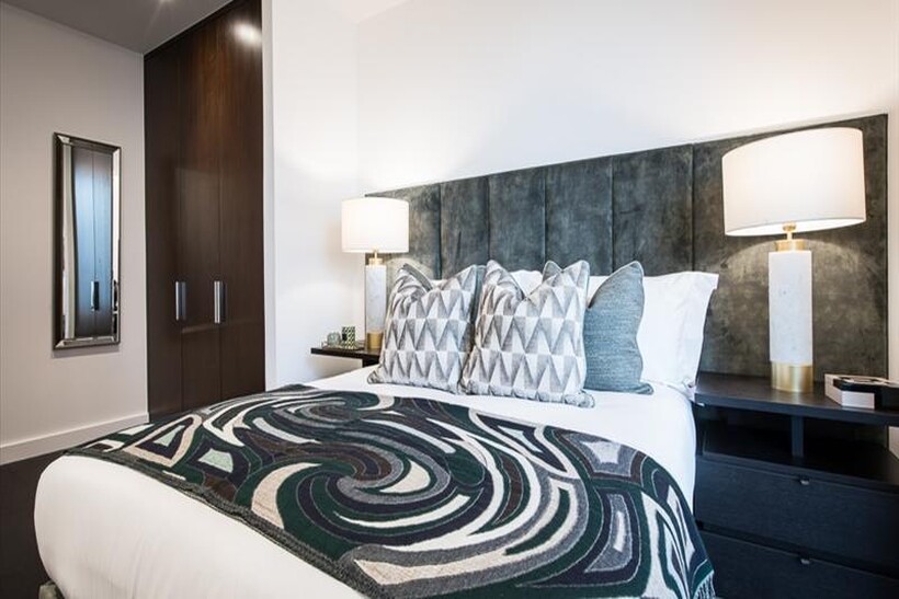 Charles Clowes Walk, London SW11 1 bed flat to rent - £3,120 pcm (£720 pw)
