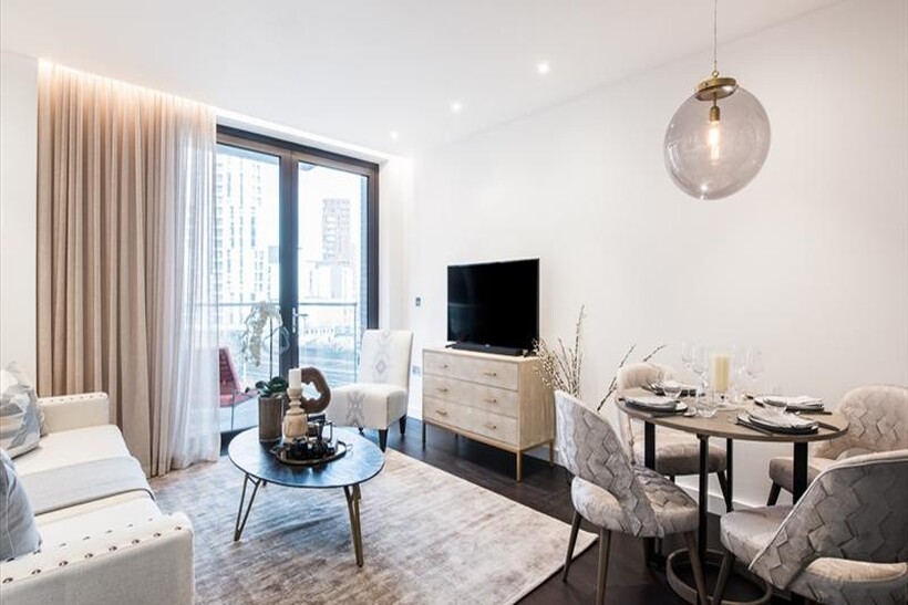 Charles Clowes Walk, London SW11 1 bed flat to rent - £3,120 pcm (£720 pw)