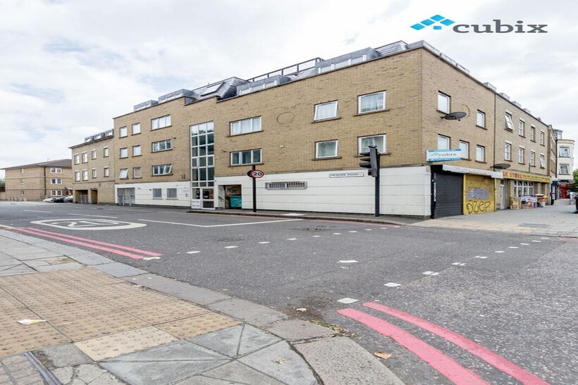 Hendre Road, London SE1 5 bed maisonette to rent - £4,199 pcm (£969 pw)