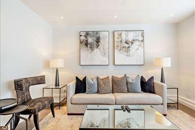 Fulham Road, London SW3 2 bed flat to rent - £4,117 pcm (£950 pw)