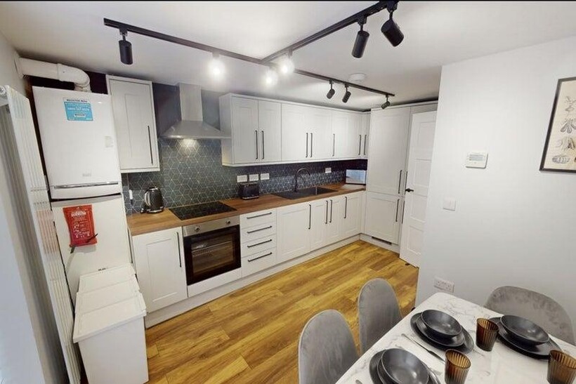 Chorley Road (En Suite room, Bills... 5 bed house share to rent - £650 pcm (£150 pw)