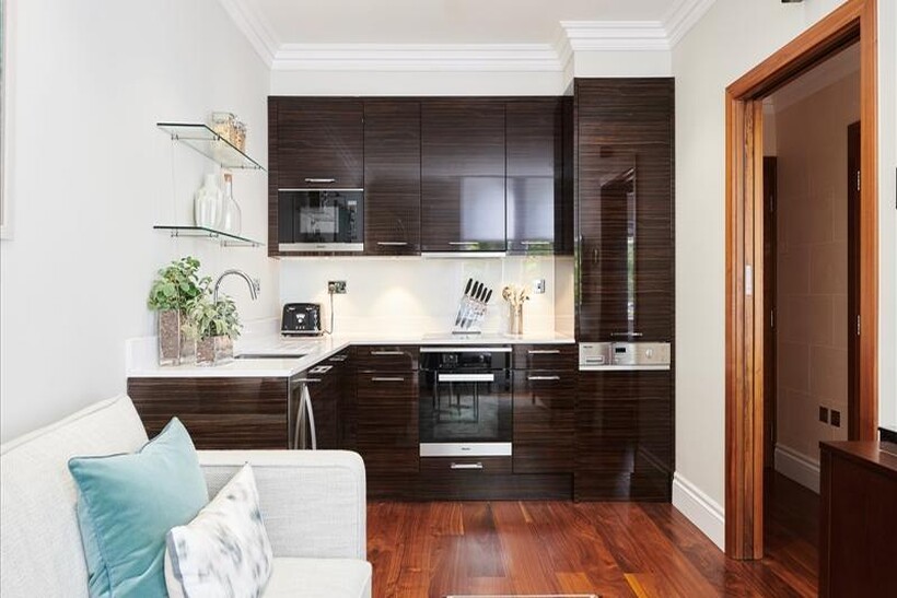 Kensington Gardens Square, London W2 1 bed flat to rent - £3,142 pcm (£725 pw)