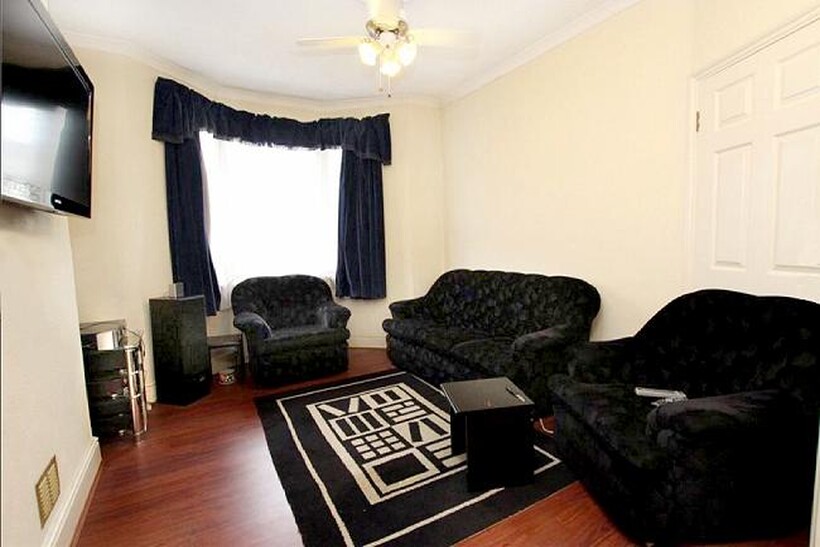 Marmadon Road, London SE18 2 bed terraced house to rent - £2,000 pcm (£462 pw)