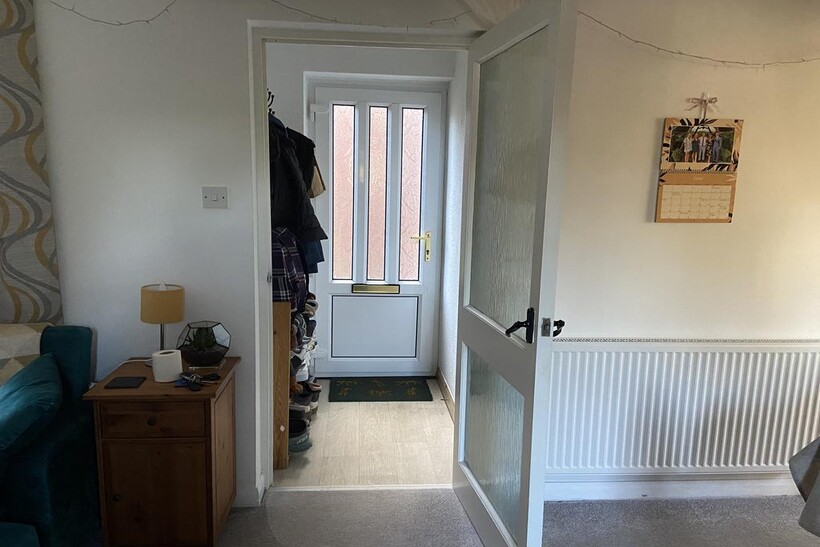Roxburghe Close, Whitehill GU35 2 bed terraced house to rent - £1,250 pcm (£288 pw)