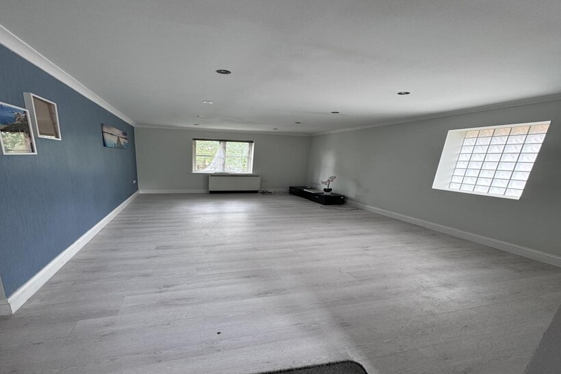 Reid Close, Hayes UB3 2 bed flat to rent - £2,000 pcm (£462 pw)