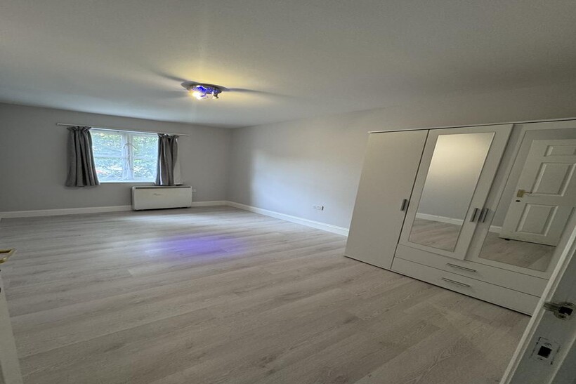 Reid Close, Hayes UB3 2 bed flat to rent - £2,000 pcm (£462 pw)