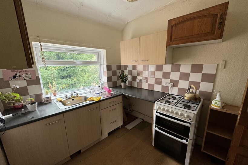 Wynall Lane, Stourbridge, West... 2 bed flat to rent - £800 pcm (£185 pw)