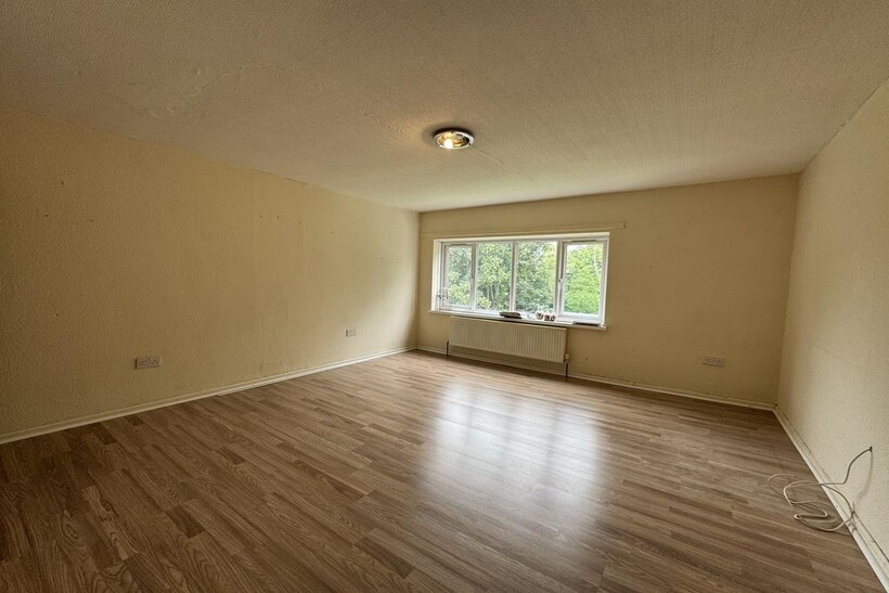 Wynall Lane, Stourbridge, West... 2 bed flat to rent - £800 pcm (£185 pw)