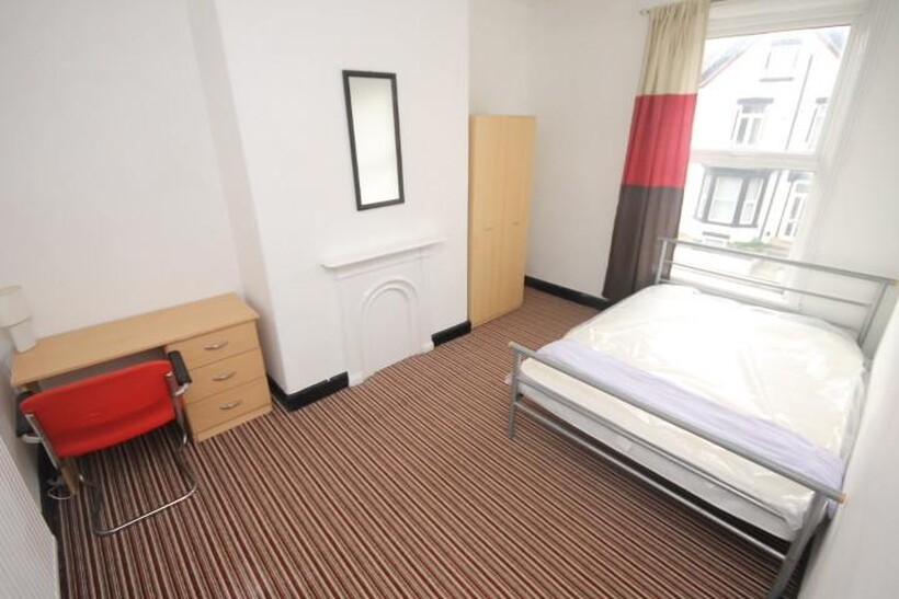28 Delph Mount, Woodhouse, Leeds LS6 6 bed terraced house to rent - £3,120 pcm (£720 pw)
