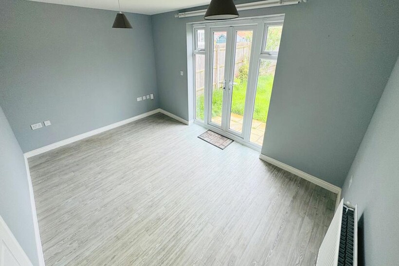 Warwick Close, Littleover DE23 3 bed semi-detached house to rent - £1,250 pcm (£288 pw)