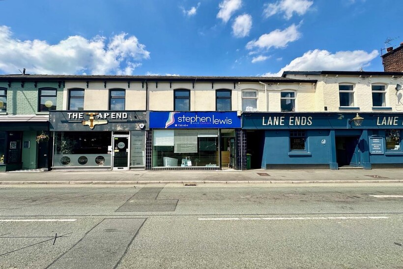 Steven Lewis Hair Design, Preston PR2 Property to rent - £900 pcm (£208 pw)