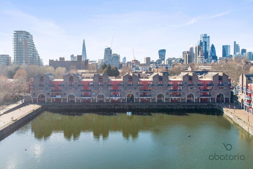 Newlands Quay, London, E1W 2 bed apartment to rent - £2,600 pcm (£600 pw)