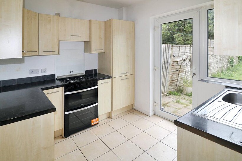 Farmfield Road, Bromley BR1 2 bed terraced house to rent - £1,775 pcm (£410 pw)