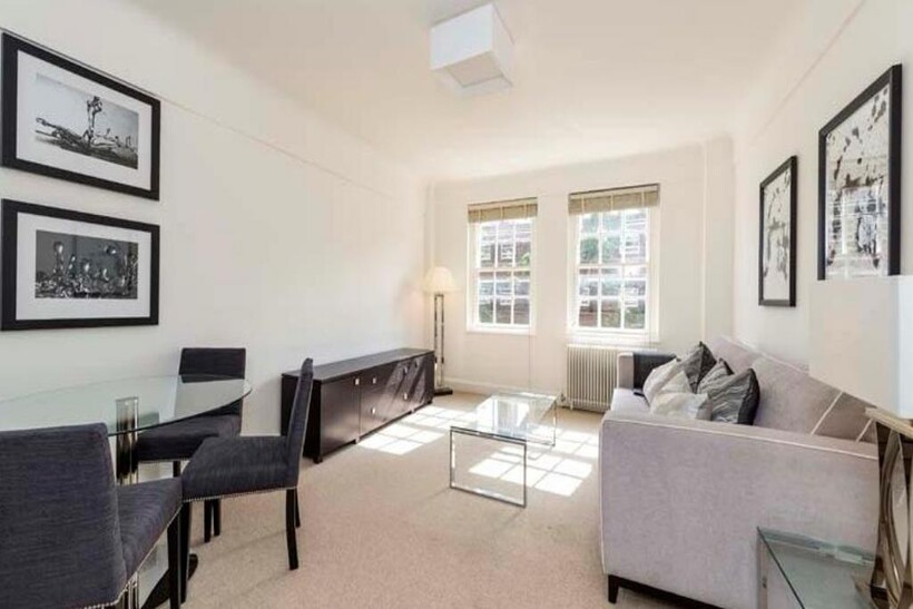 Fulham Road, London SW3 2 bed apartment to rent - £4,030 pcm (£930 pw)