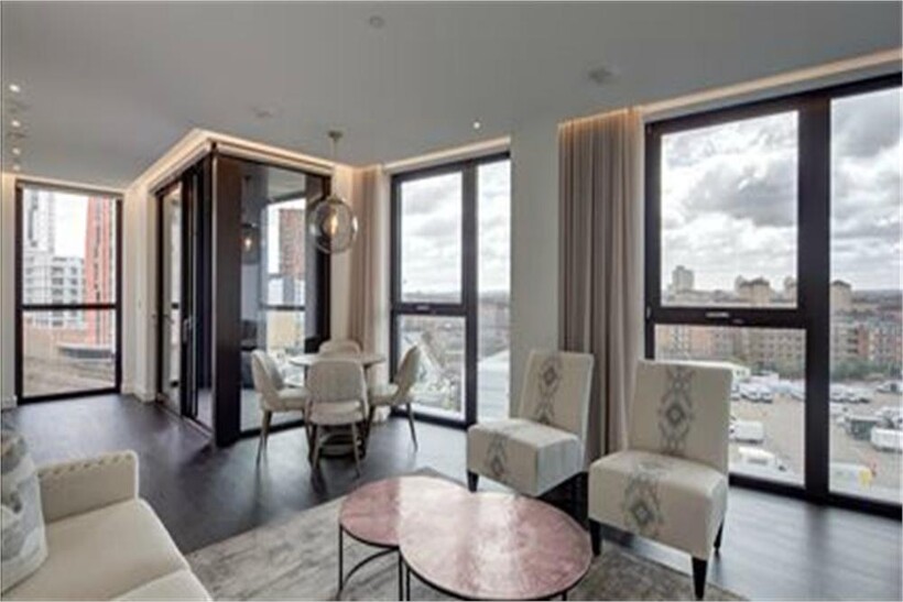 Ponton Road, The Residence, London, SW11 2 bed apartment to rent - £4,680 pcm (£1,080 pw)