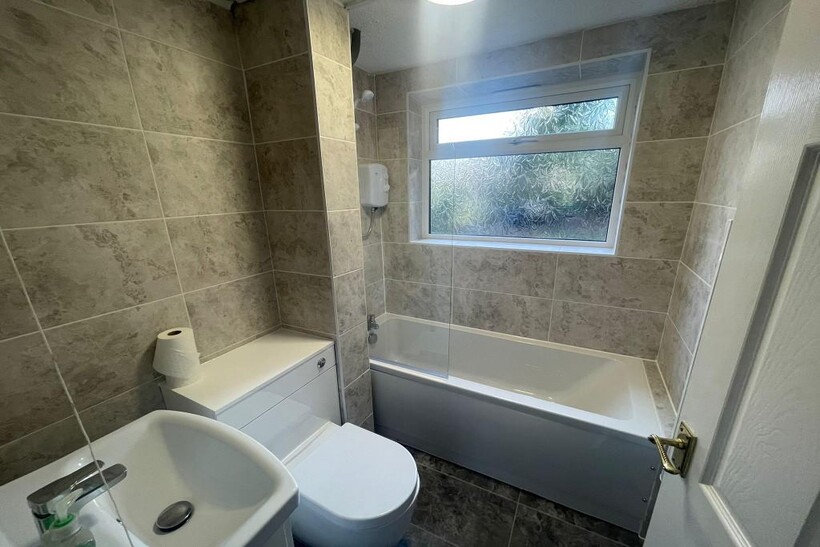 Belstead Avenue, Ipswich IP2 2 bed flat to rent - £825 pcm (£190 pw)