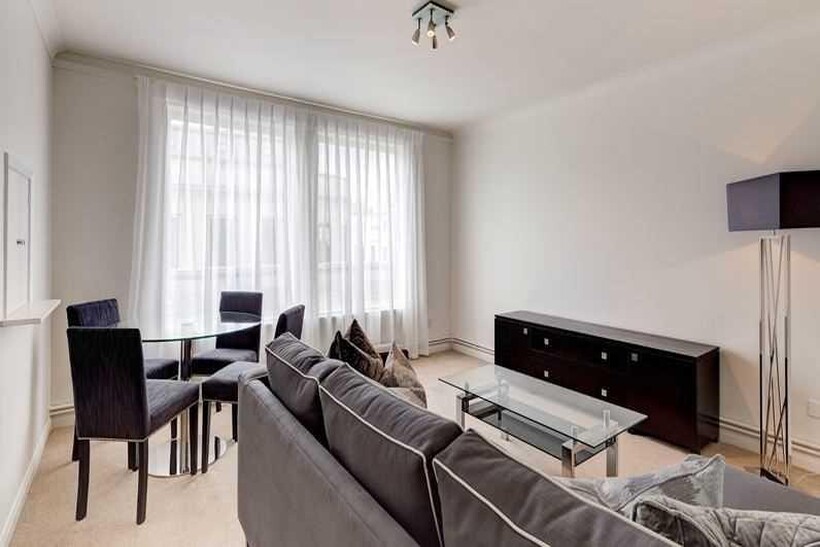 London SW3 2 bed apartment to rent - £3,900 pcm (£900 pw)