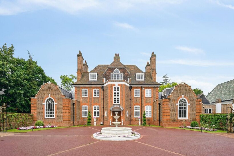 The Bishops Avenue, London, N2 11 bed detached house to rent - £34,996 pcm (£8,076 pw)
