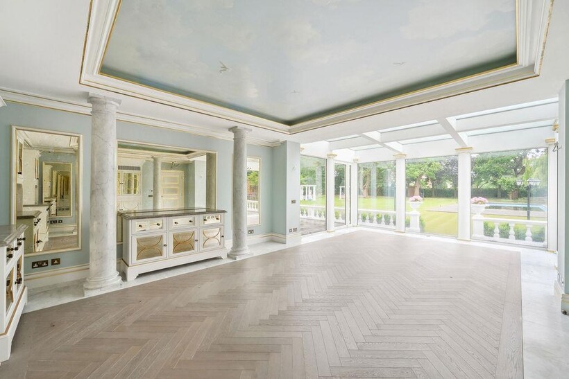 The Bishops Avenue, London, N2 11 bed detached house to rent - £34,996 pcm (£8,076 pw)