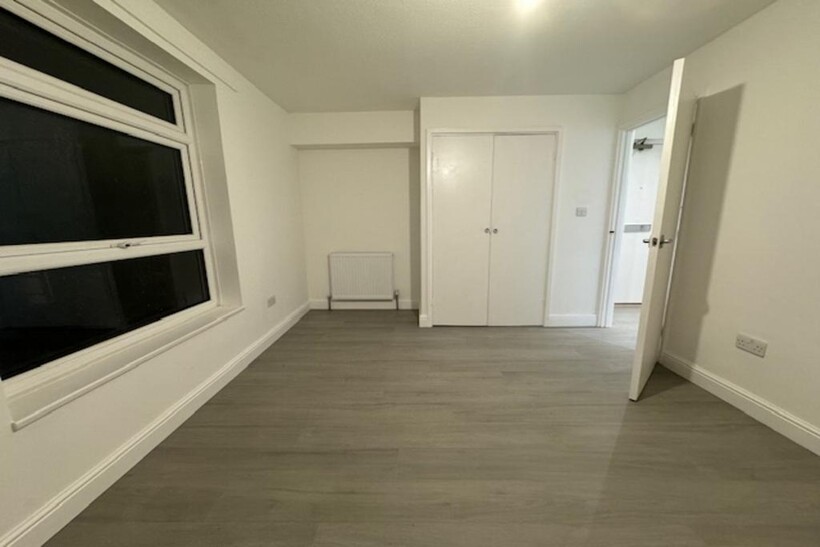 Croydon CR0 1 bed flat to rent - £1,400 pcm (£323 pw)