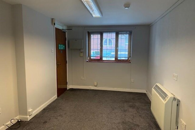 Park Road, Petersfield Property to rent - £795 pcm (£183 pw)