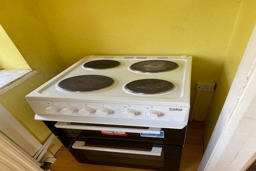 Wallscourt Road, Filton, Bristol... 4 bed terraced house to rent - £1,600 pcm (£369 pw)