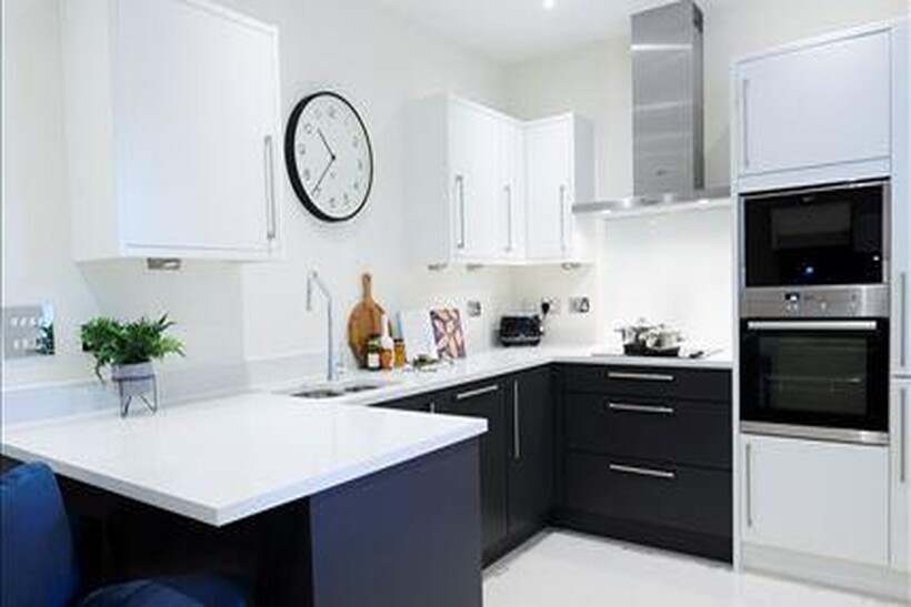 Rainville Road, London W6 1 bed flat to rent - £3,012 pcm (£695 pw)