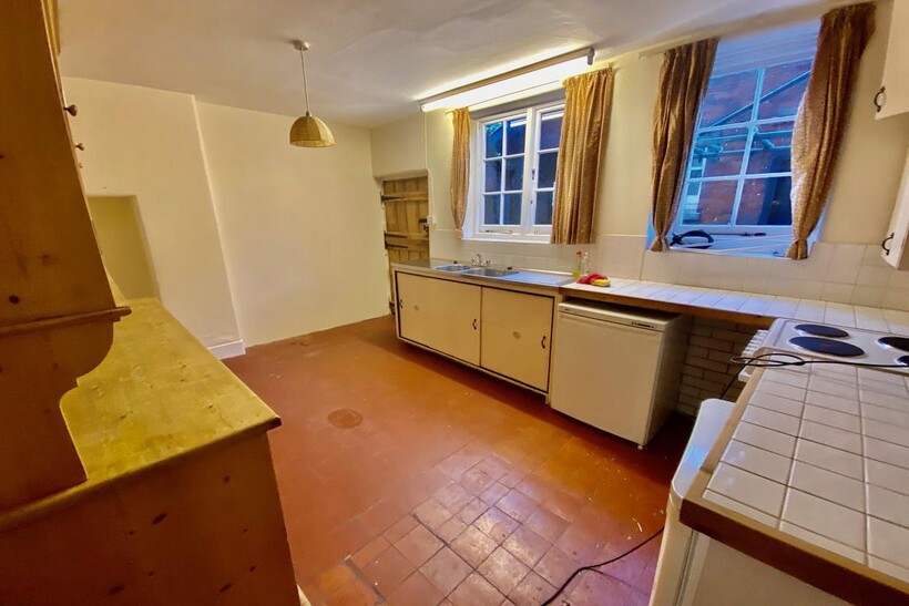 Millhams Street, Christchurch BH23 2 bed house to rent - £1,450 pcm (£335 pw)