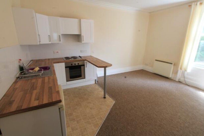 Cavendish Place, Bournemouth BH1 1 bed flat to rent - £900 pcm (£208 pw)