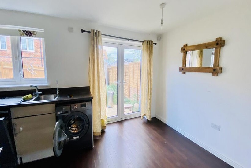 Jennings Close, Dartford DA1 3 bed terraced house to rent - £1,800 pcm (£415 pw)