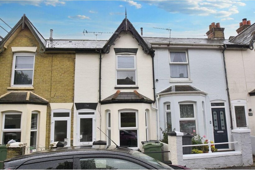 Newport Road, Cowes PO31 4 bed terraced house to rent - £1,350 pcm (£312 pw)