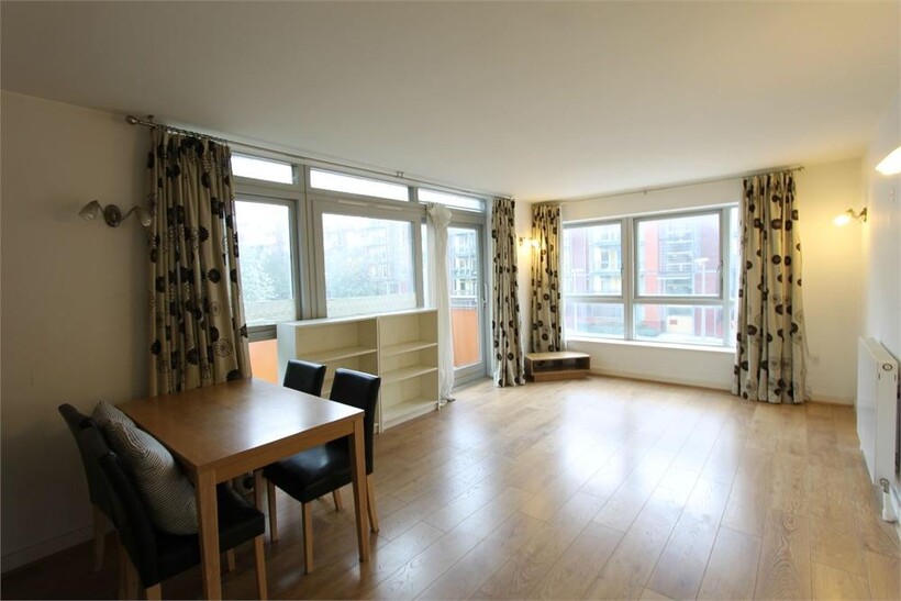 Newton Lodge, West Parkside, London... 2 bed apartment to rent - £2,100 pcm (£485 pw)