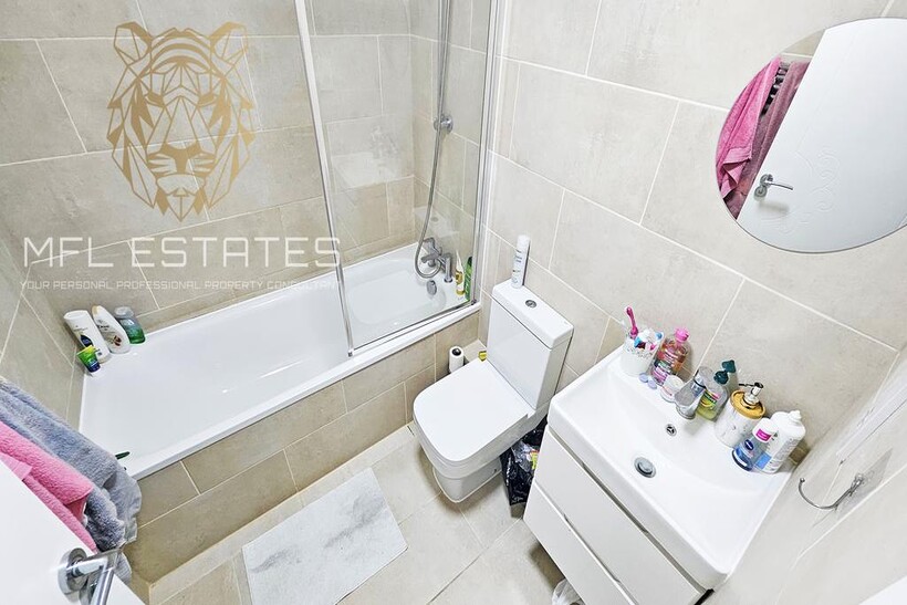 New Cross Road, London SE14 3 bed flat to rent - £2,700 pcm (£623 pw)