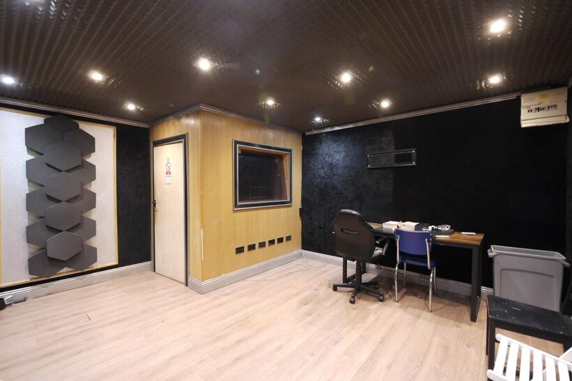 Windmill Lane, Stratford, London, E15 Property to rent - £1,300 pcm (£300 pw)