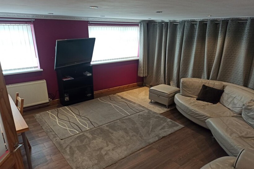 Leeds LS6 6 bed terraced house to rent - £2,700 pcm (£623 pw)