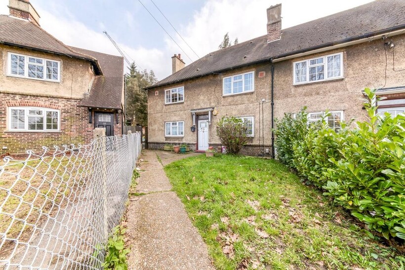 Gibbs Close, London, SE19 3 bed maisonette to rent - £2,400 pcm (£554 pw)