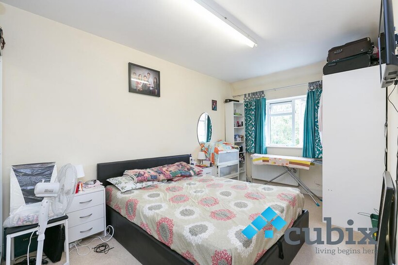 Vyne Way, Cheam SM3 2 bed terraced house to rent - £1,746 pcm (£403 pw)