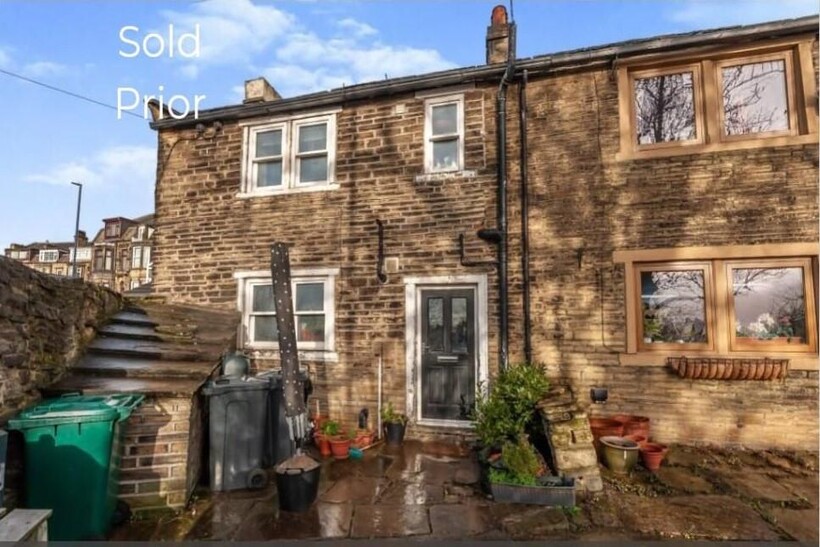 Toller Lane, Bradford, West... 2 bed cottage to rent - £800 pcm (£185 pw)