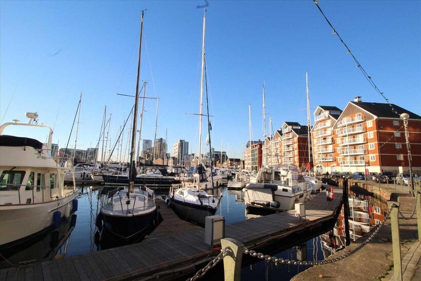 Neptune Square, Ipswich IP4 2 bed apartment to rent - £1,100 pcm (£254 pw)