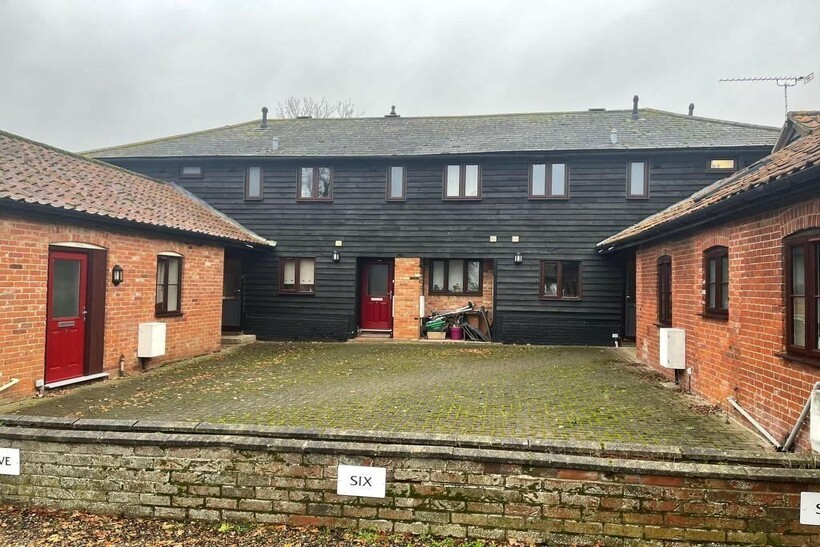 Naylor Court, Stowmarket IP14 2 bed terraced house to rent - £825 pcm (£190 pw)