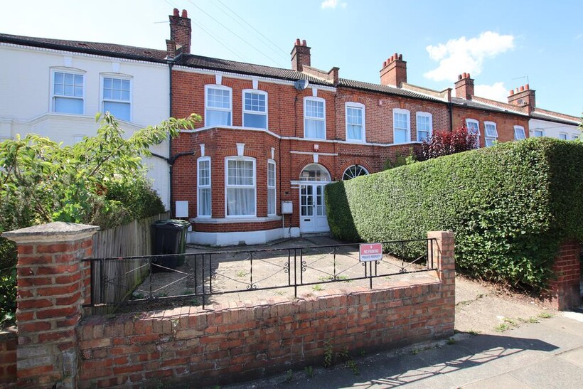 St. Fillans Road, London SE6 1 bed terraced house to rent - £850 pcm (£196 pw)