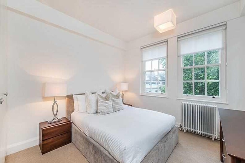 London SW3 2 bed apartment to rent - £3,965 pcm (£915 pw)
