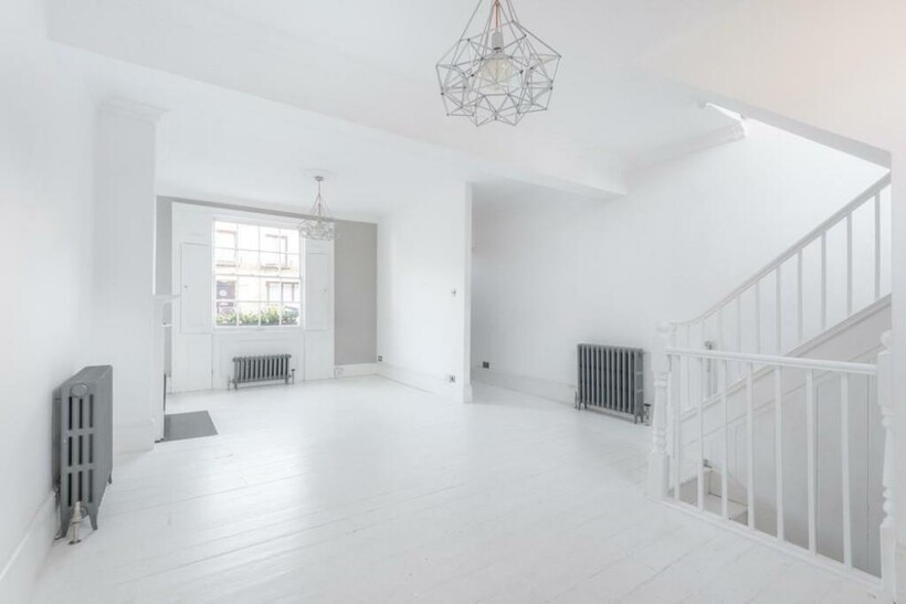 Hartland Road, London NW1 3 bed terraced house to rent - £4,295 pcm (£991 pw)