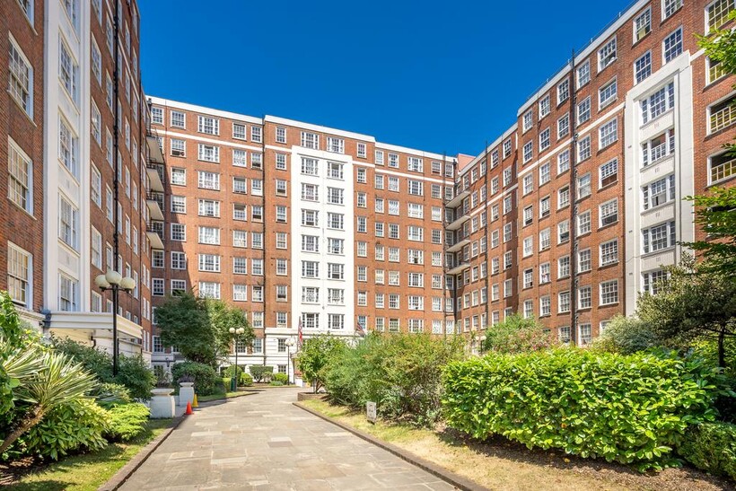Edgware Road, London W2 2 bed flat to rent - £2,500 pcm (£577 pw)
