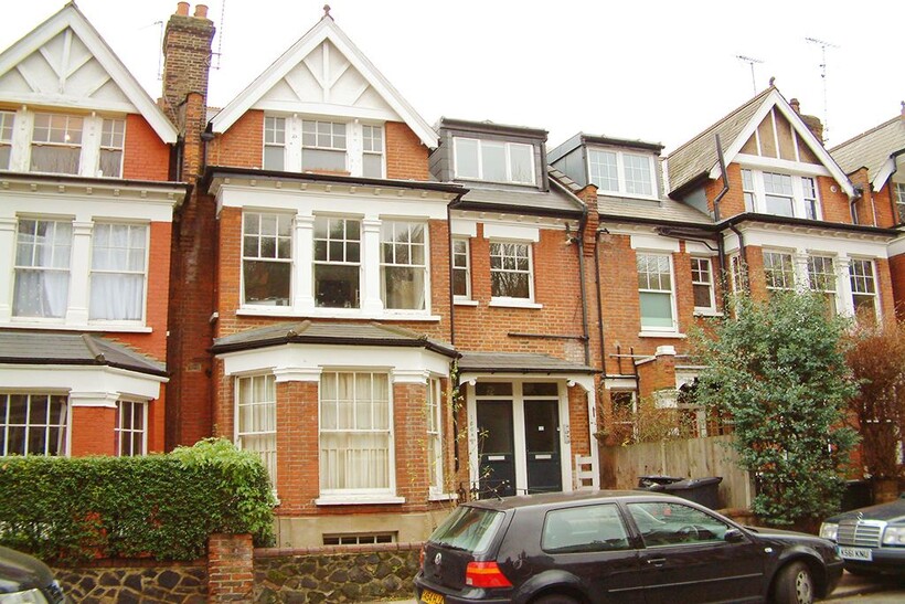 Muswell Hill Road, London N10 2 bed flat to rent - £1,900 pcm (£438 pw)